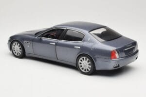 Maserati Quattroporte Blue Metallic Hot Wheels 1:18 B7003 Metall — bild 7 av 8
