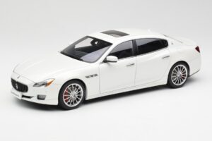 Maserati Quattroporte VI GTS Alpine Vit AUTOart 1:18 75808 Metall