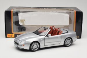Maserati Spyder Silver Maisto 1:18 31667 Metall — bild 8 av 8