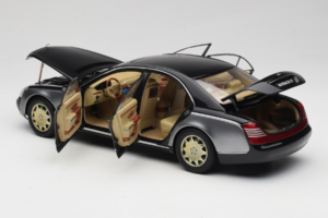 Maybach 57 SWB Caspian Black Himalayas Grey AUTOart 1:18 76151 Metall — bild 5 av 9