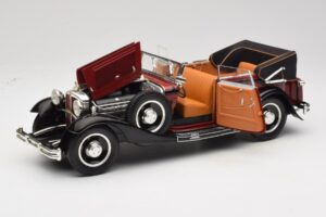 Maybach DS8 Zeppelin Röd Anson 1:18 30413 Metall — bild 2 av 8