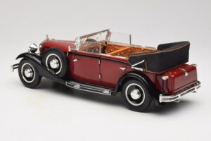 Maybach DS8 Zeppelin Röd Anson 1:18 30413 Metall — bild 7 av 8