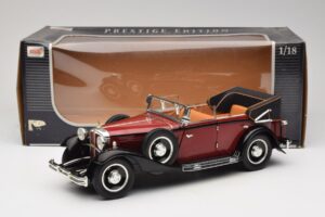 Maybach DS8 Zeppelin Röd Anson 1:18 30413 Metall — bild 8 av 8