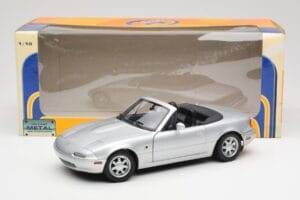 Mazda MX-5 Miata NA Highlight Silver Gate 1:18 1015 Metall — bild 8 av 8