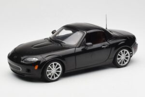 Mazda MX-5 NC Roadster Retractable Hardtop US Spec Svart AUTOart 1:18 75971 Metall