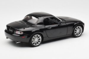 Mazda MX-5 NC Roadster Retractable Hardtop US Spec Svart AUTOart 1:18 75971 Metall — bild 5 av 10