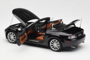 Mazda MX-5 NC Roadster Retractable Hardtop US Spec Svart AUTOart 1:18 75971 Metall — bild 7 av 10