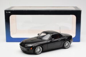 Mazda MX-5 NC Roadster Retractable Hardtop US Spec Svart AUTOart 1:18 75971 Metall — bild 10 av 10