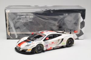 McLaren 12C GT3 #11 Art Grand Prix C. Leclerc / N. Parisy / A. Soucek Spa 24 Hours 2013 Minichamps 1:18 151131311 Metall — bild 6 av 6