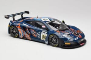 McLaren 12C GT3 #88 Von Ryan Racing A. Barff / T. Goodwin / B. Senna Spa 24 Hours 2013 Minichamps 1:18 151131388 Metall — bild 4 av 6
