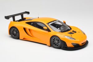 McLaren 12C GT3 Papaya Orange Minichamps 1:18 151121391 Metall — bild 4 av 6