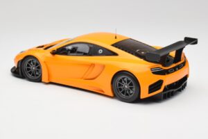 McLaren 12C GT3 Papaya Orange Minichamps 1:18 151121391 Metall — bild 5 av 6