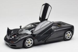 McLaren F1 Carbon Svart Metallic Minichamps 1:18 530133420 Metall — bild 2 av 8
