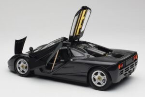 McLaren F1 Carbon Svart Metallic Minichamps 1:18 530133420 Metall — bild 5 av 8