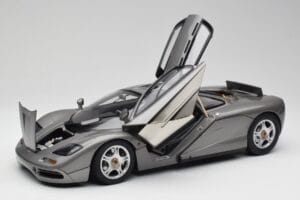 McLaren F1 Dark Silver Minichamps 1:12 530133124 Metall — bild 2 av 8