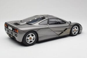 McLaren F1 Dark Silver Minichamps 1:12 530133124 Metall — bild 3 av 8
