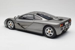 McLaren F1 Dark Silver Minichamps 1:12 530133124 Metall — bild 7 av 8