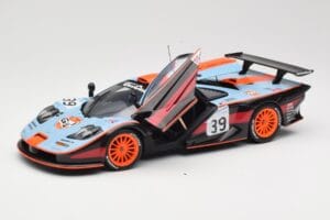 McLaren F1 GTR #39 Gulf R. Bellm / A. Gilbert / M. Sekiya 24 Hours of Le Mans 1997 UT Models 1:18 39725 Metall — bild 2 av 8