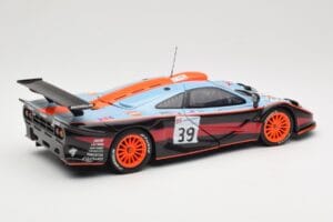 McLaren F1 GTR #39 Gulf R. Bellm / A. Gilbert / M. Sekiya 24 Hours of Le Mans 1997 UT Models 1:18 39725 Metall — bild 3 av 8