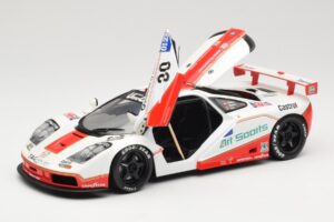 McLaren F1 GTR GT1 #30 West Competition J. Nielsen 1996 UT Models 1:18 39624 Metall — bild 2 av 8