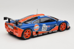 McLaren F1 GTR Gulf #33 R. Bellm / M. Weaver / J-J. Lehto 24 Hours of Le Mans 1996 UT Models 1:18 530161833 Metall — bild 3 av 8