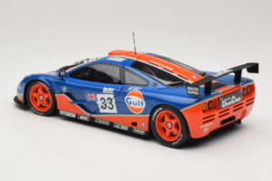 McLaren F1 GTR Gulf #33 R. Bellm / M. Weaver / J-J. Lehto 24 Hours of Le Mans 1996 UT Models 1:18 530161833 Metall — bild 7 av 8