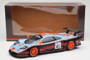 McLaren F1 GTR #41 P-H. Raphanel / C. Gounon / A. Olofsson 24 Hours of Le Mans 1997 UT Models 1:18 39727 Metall — bild 8 av 8
