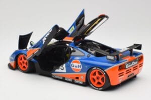 McLaren F1 GTR Gulf Racing #33 S. Bellm / A. Weaver / J. Lehto 24 Hours of Le Mans 1996 Minichamps 1:18 530133633 Metall — bild 5 av 8