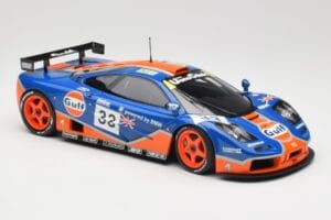 McLaren F1 GTR Gulf Racing #33 S. Bellm / A. Weaver / J. Lehto 24 Hours of Le Mans 1996 Minichamps 1:18 530133633 Metall — bild 6 av 8