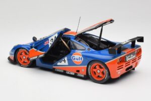 McLaren F1 GTR #34 Gulf Racing 1996 UT Models 1:18 39621 Metall — bild 5 av 8