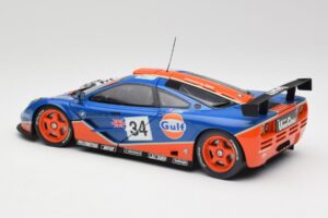 McLaren F1 GTR #34 Gulf Racing 1996 UT Models 1:18 39621 Metall — bild 7 av 8