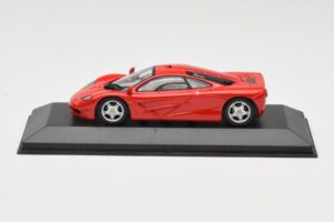 McLaren F1 Röd Minichamps 1:43 433133438 Metall