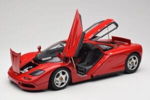 McLaren F1 Röd Minichamps 1:12 530133125 Metall — bild 2 av 9
