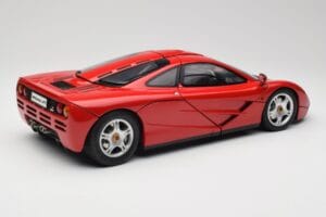 McLaren F1 Röd Minichamps 1:12 530133125 Metall — bild 3 av 9
