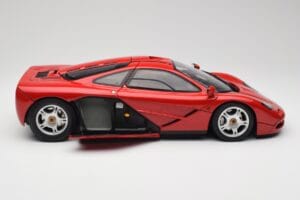 McLaren F1 Röd Minichamps 1:12 530133125 Metall — bild 4 av 9