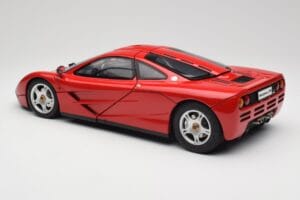 McLaren F1 Röd Minichamps 1:12 530133125 Metall — bild 8 av 9