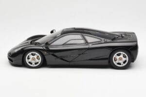 McLaren F1 Road Car Svart AUTOart 1:18 76002 Metall — bild 4 av 8