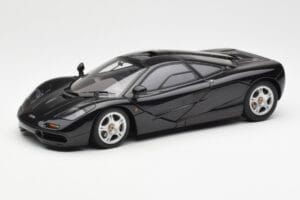 McLaren F1 Road Car Svart AUTOart 1:18 76002 Metall