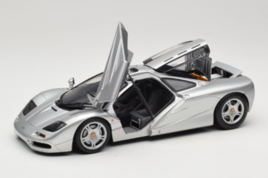 McLaren F1 Silver UT Models 1:18 530133180-R1 Metall — bild 2 av 8