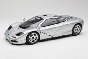 McLaren F1 Silver Minichamps 1:12 530133129 Metall