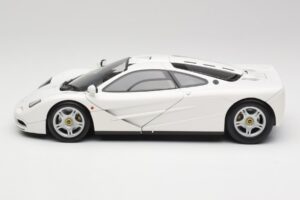 McLaren F1 Vit Minichamps 1:18 530133424 Metall — bild 4 av 8