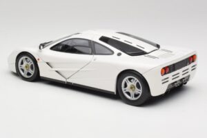 McLaren F1 Vit Minichamps 1:18 530133424 Metall — bild 7 av 8