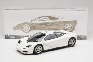 McLaren F1 Vit Minichamps 1:18 530133424 Metall — bild 8 av 8