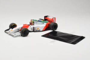 McLaren MP4/8 Ford #8 A. Senna Winner Australian GP 1993 Minichamps 1:18 540933838 Metall — bild 3 av 7
