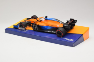 McLaren MCL35M Mercedes #3 D. Ricciardo McLaren F1 Team Bahrain Grand Prix 2021 Minichamps 1:18 533211803 Resin — bild 5 av 7