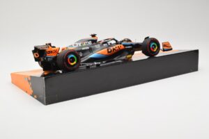 McLaren MCL60 #81 O. Piastri Australian GP 2023 Minichamps 1:18 533231881 Metall — bild 3 av 5