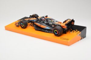 McLaren MCL60 #81 O. Piastri Australian GP 2023 Minichamps 1:18 533231881 Metall — bild 4 av 5