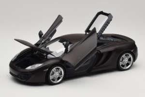 McLaren MP4-12C Matt Black Minichamps 1:18 110133021 Metall — bild 2 av 8