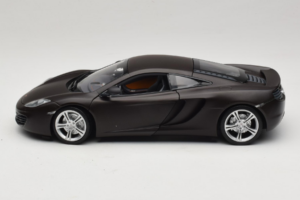 McLaren MP4-12C Matt Black Minichamps 1:18 110133021 Metall — bild 4 av 8