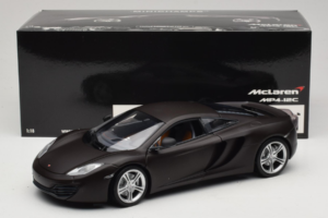 McLaren MP4-12C Matt Black Minichamps 1:18 110133021 Metall — bild 8 av 8